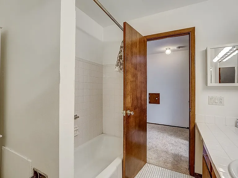 40 N Lakewood Gardens Ln — Photo 8