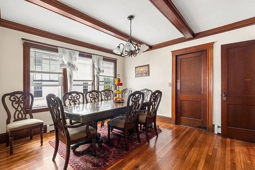 3 bed, 1.0 bath, 1100 sqft, $3,000 — Photo 4