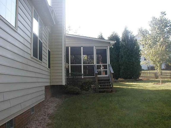 Side of screened porch