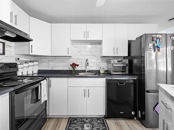 4th image of 9 1st St