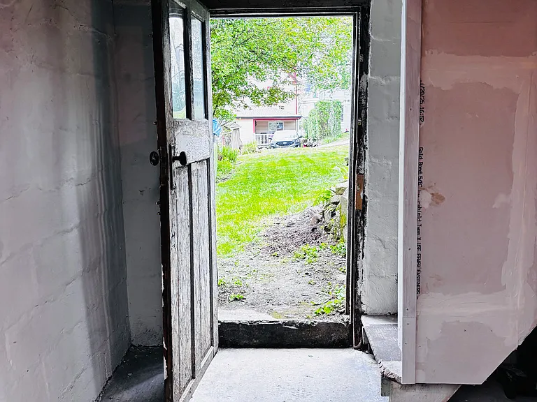 547 Parker St — Photo 29