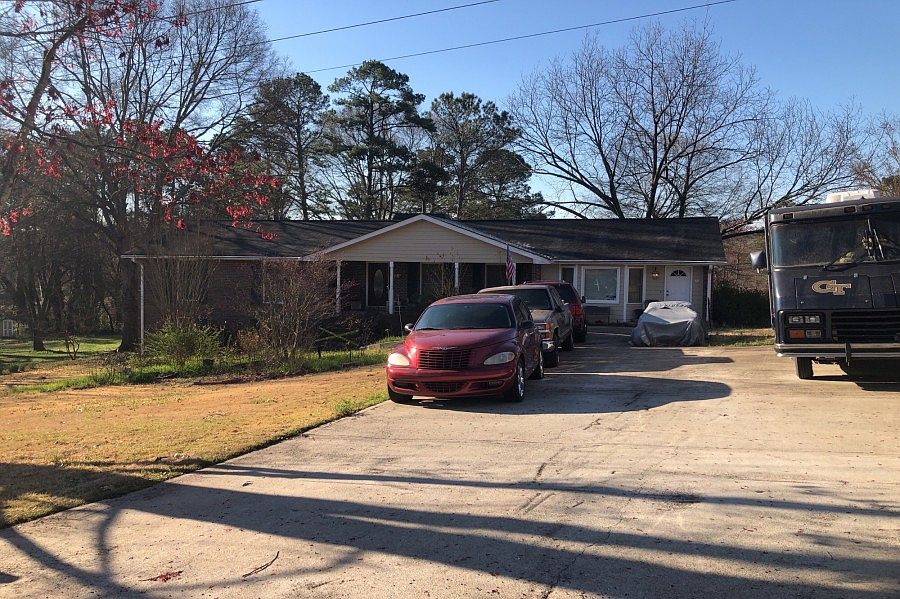 1st image of 618 Debra Dr