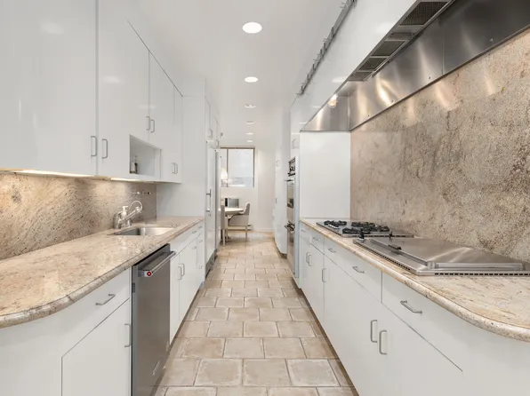 860 Park Avenue image 10 of 19