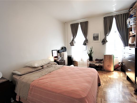 3rd image of 330 W 43rd St APT 15