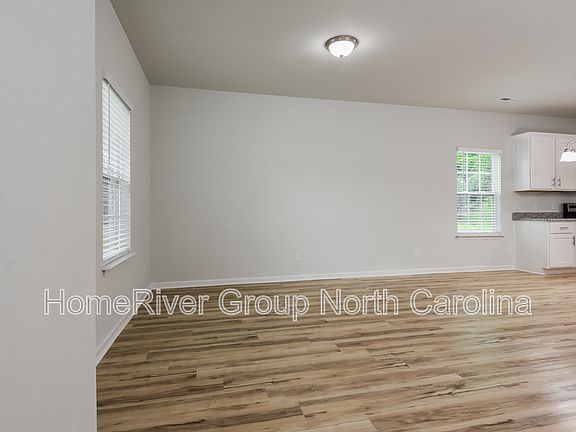 3rd image of 808 Richmond Ave