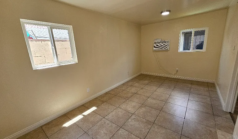 13457 1/2 Filmore St #13457-1/2 — Photo 2