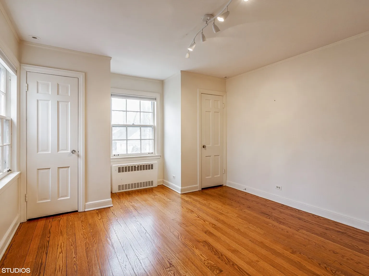 4 bed, 2.5 bath, $4,450 — Photo 4