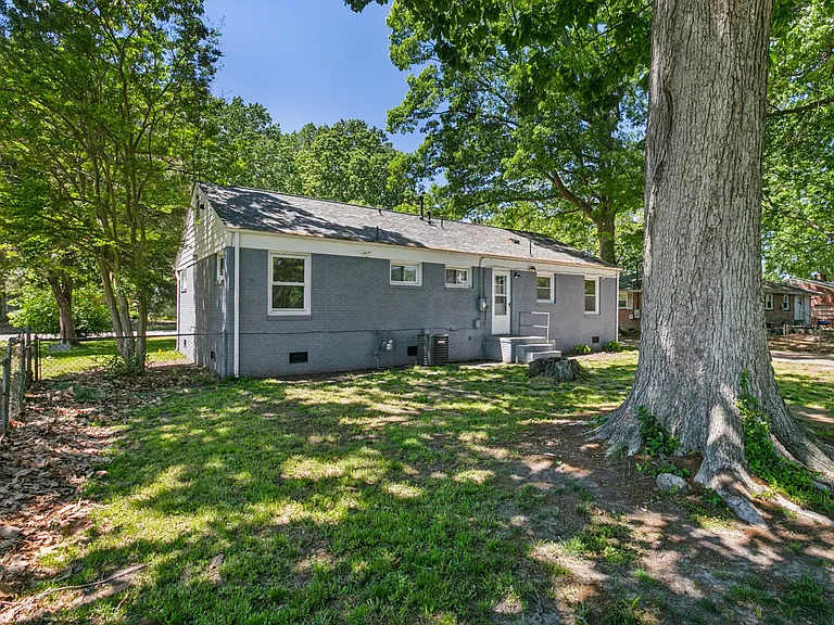 314 Martha Lee Dr — Photo 31