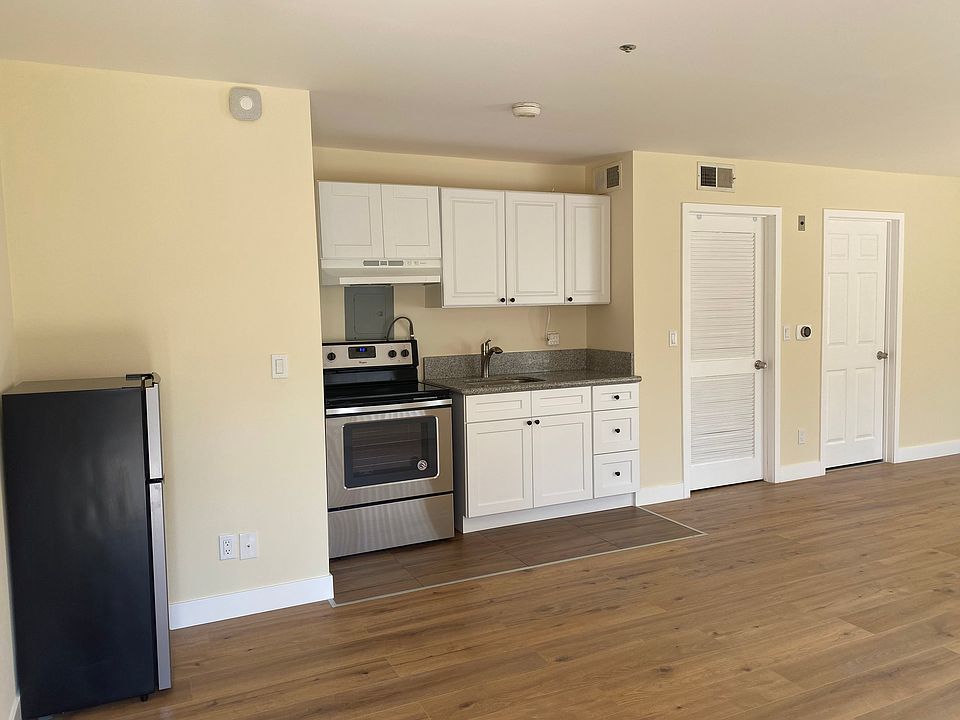 1st image of 147 W Acacia Ave #133A