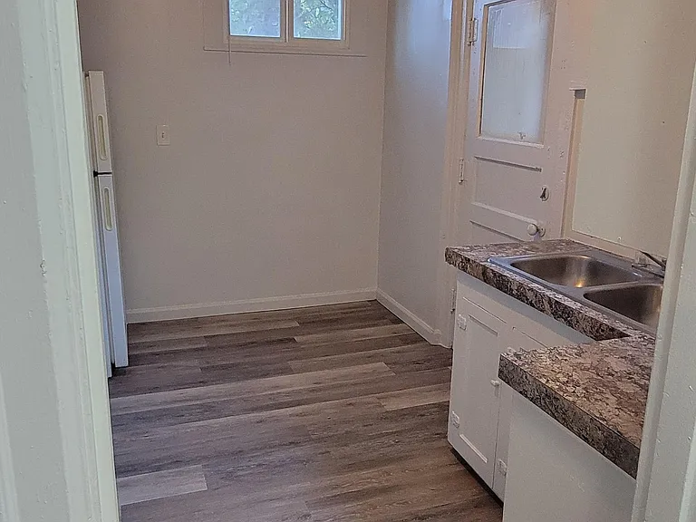50 N University Ave #5 — Photo 1