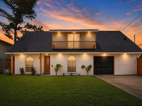 10802 Sagetrail Dr, Houston, TX 77089