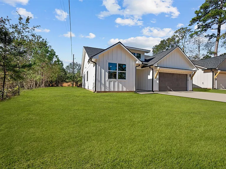 28407 Champion Oaks Dr — Photo 3
