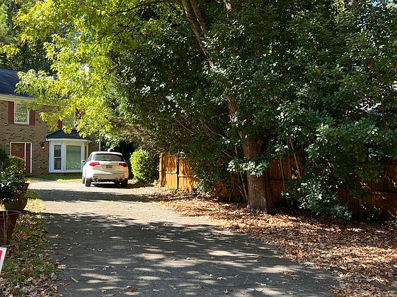 3rd image of 724 Twin Brooks Ct