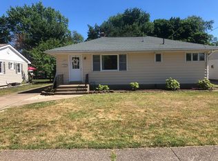 2121 Robin Dr, Erie, PA 16505