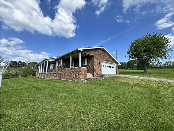2nd image of 48 Misty Meadows Ln