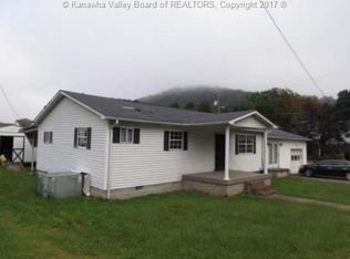 20 2nd Ave, Madison, WV 25130