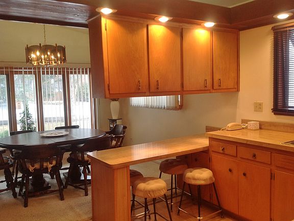5th image of 23W613 Woodworth Pl