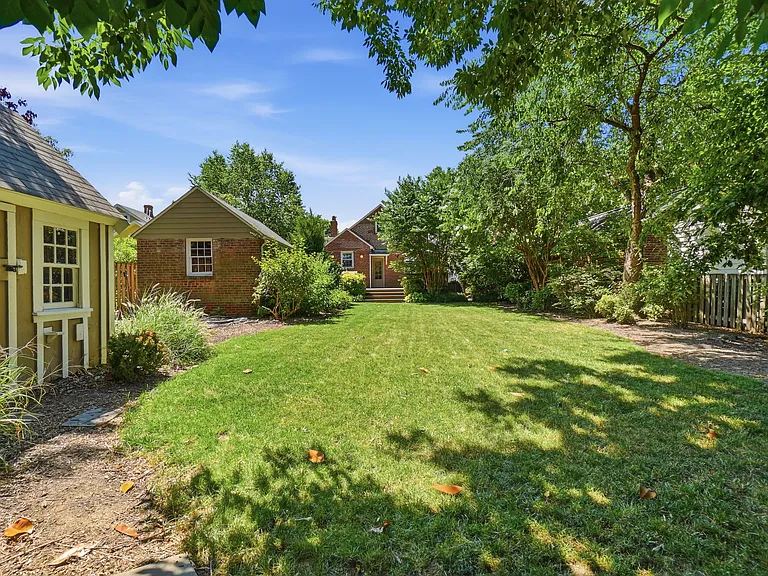 110 Stewart Ave — Photo 30