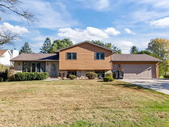 634 E Walnut Pl, Sturgeon Bay, WI 54235