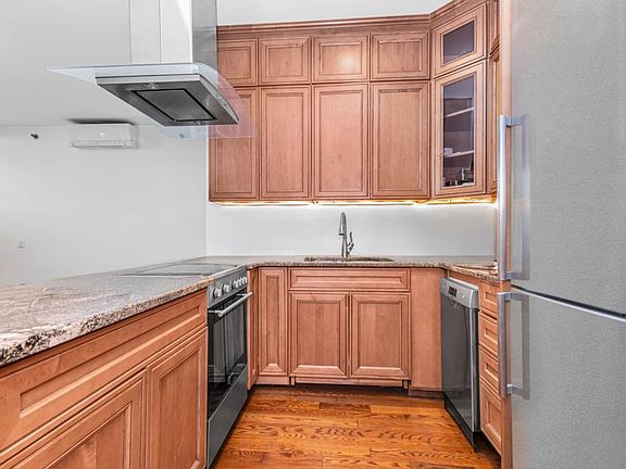 4th image of 661 Washington St APT 1