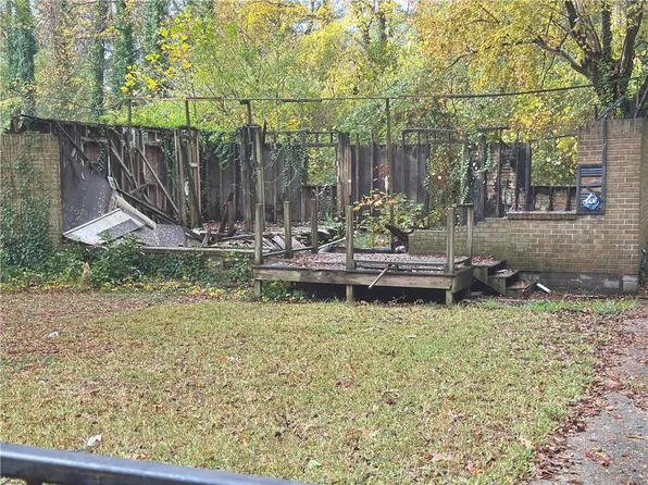 8265 Attleboro Dr, Jonesboro, GA 30238