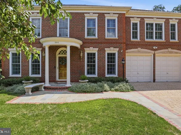 304 Charles Alexander Ct, Alexandria, VA 22301