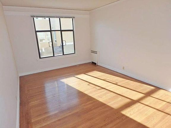 5th image of 3757 Webster St APT 302