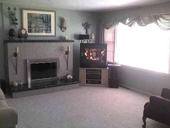 2nd image of 1473 Birch Dr