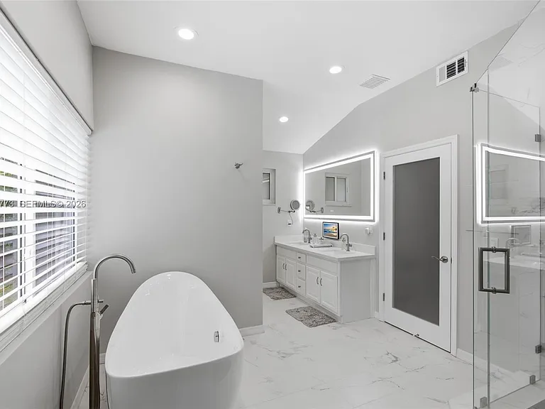 15845 SW 87th Ave — Photo 32