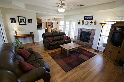 3rd image of 6206 Stratford Cir