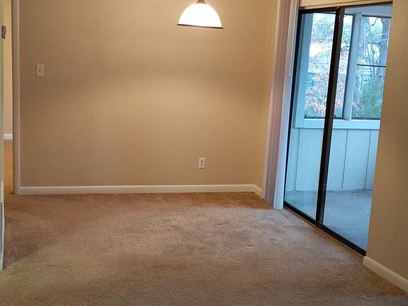 5th image of 300 Brown Ave #4-B2