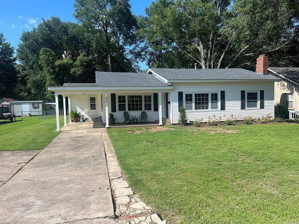 1st image of 808 W 15th St