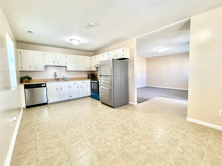 1211 New Land Dr — Photo 5