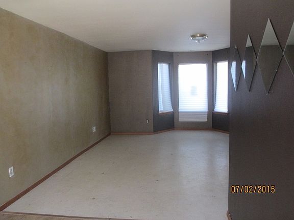 5th image of 420 E 4th Ave
