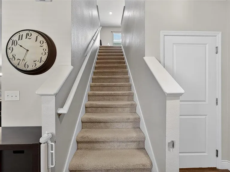 11176 Leland Groves Dr — Photo 25
