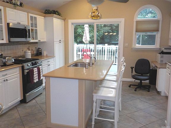 4th image of 557 Peter Paul Dr