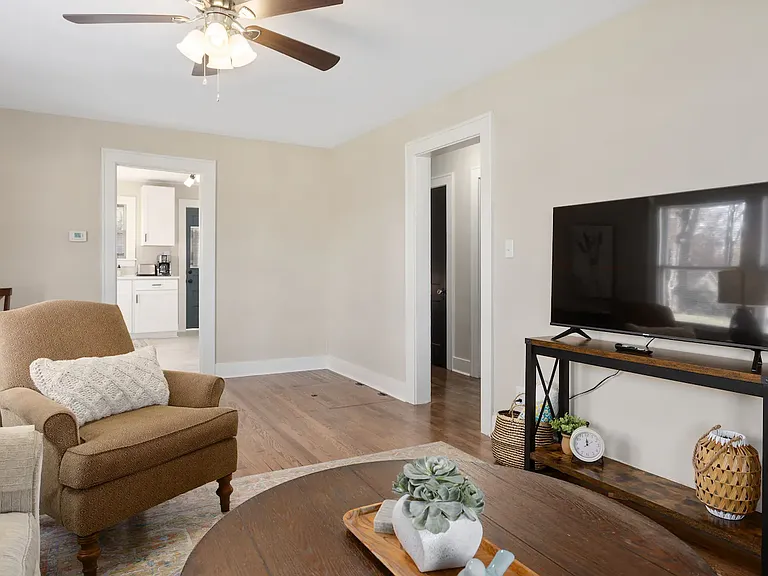 511 SW 3rd St — Photo 10