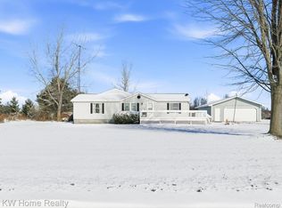 8890 Jeddo Rd, Avoca, MI 48006