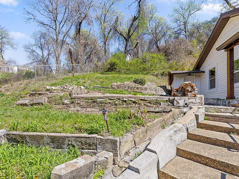 719 Federal St — Photo 35