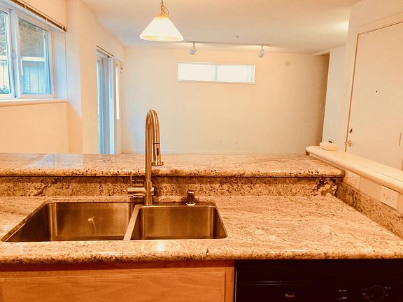 From Kitchen, looking to Liv Room