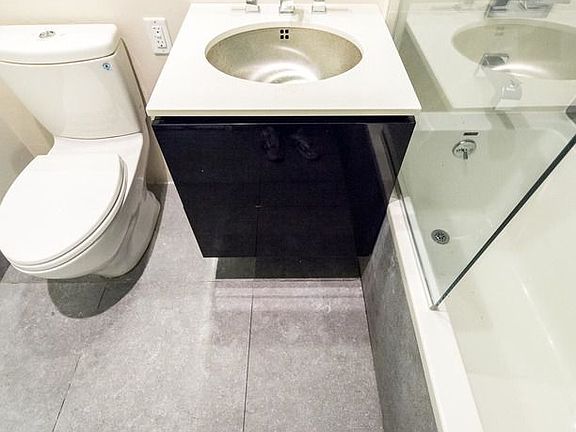 5th image of 185 Leonard St #12A