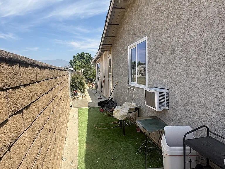 1518 W Phillips St #F4 — Photo 5