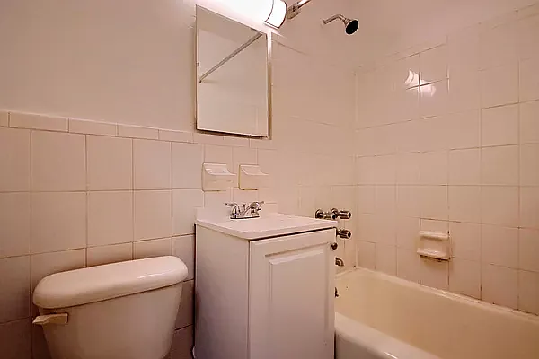 Rented by REAL New York | media 32