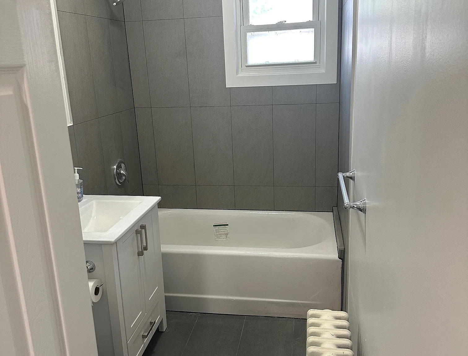2 bed, 1000 sqft, $1,595 — Photo 2