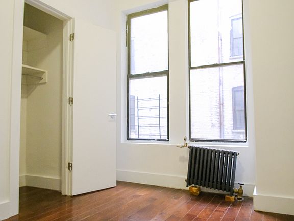 4th image of 12 Pinehurst Ave #F4