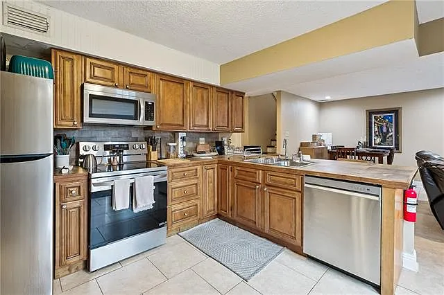 1500 W Esplanade Ave #5A — Photo 4