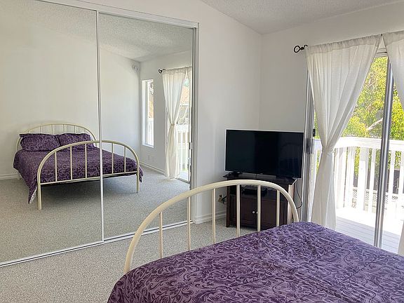5th image of 40 Candlewood Ln #16
