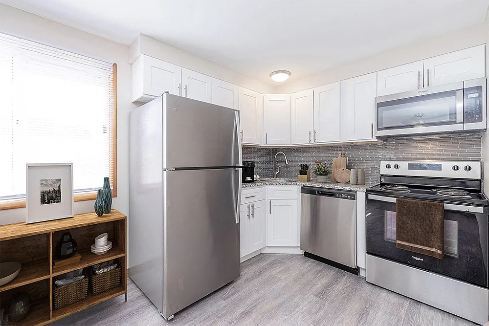 Raintree Island Apartment Homes — Photo 1