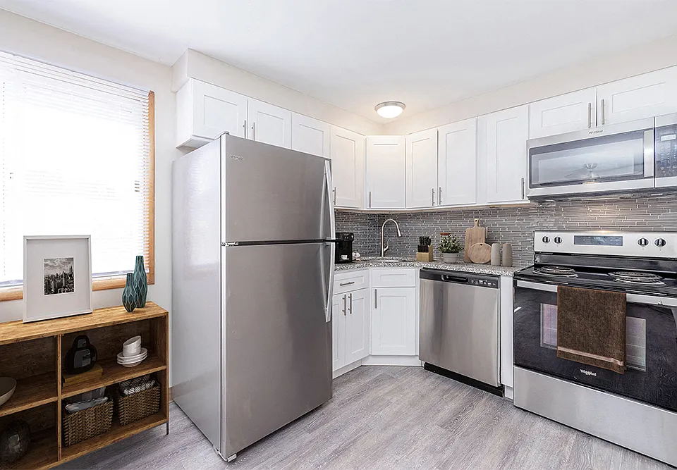 Raintree Island Apartment Homes