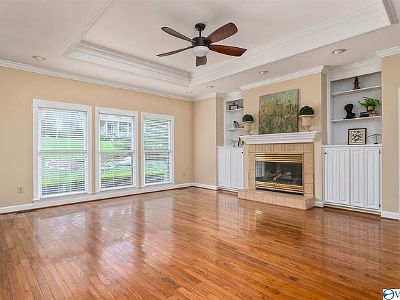 4th image of 121 Heritage Ln